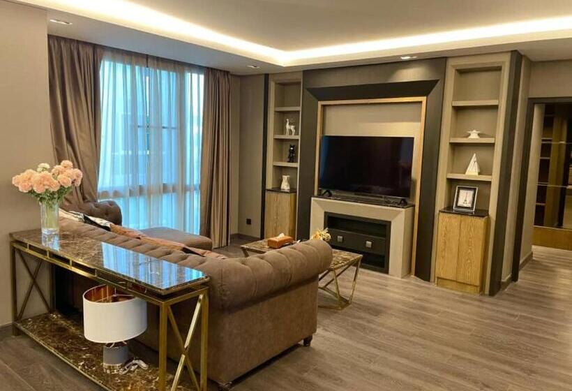 Семейный Номер Deluxe, 5mins Walk To Various Night Market @stratregic & Spacious Space At The Erawan Condo  8pax With Bathu