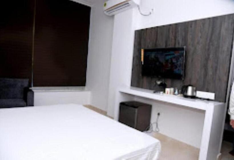 Номер Deluxe, Ambika Hotel,burhanpur