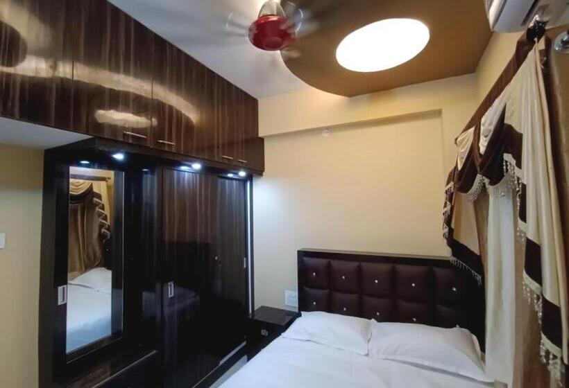 Трехместный Номер Стандарт с Балконом, Alif Serviced  Apartments