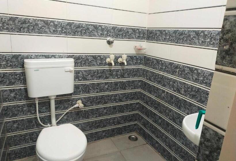 Трехместный Номер Классика, Oyo 8209 The Park Ovo Hotal