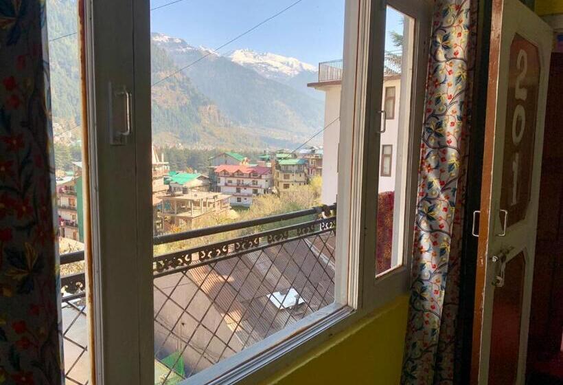 اتاق استاندارد با چشم‌انداز کوهستان, Rudra Grand Stays