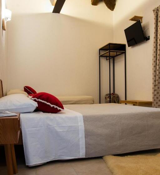 标准三人间, Green Mountain Lodge