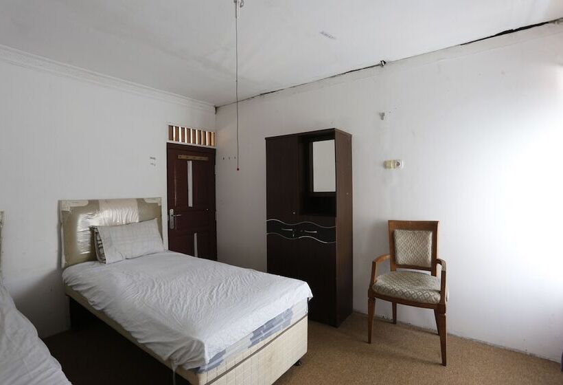 Номер Стандарт, Oyo 93380 Penginapan Mangkoe Barokah