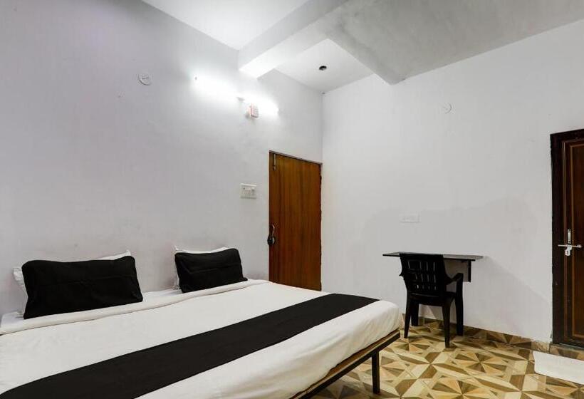 Трехместный Номер Классика, Oyo Flagship Hotel Classic Inn