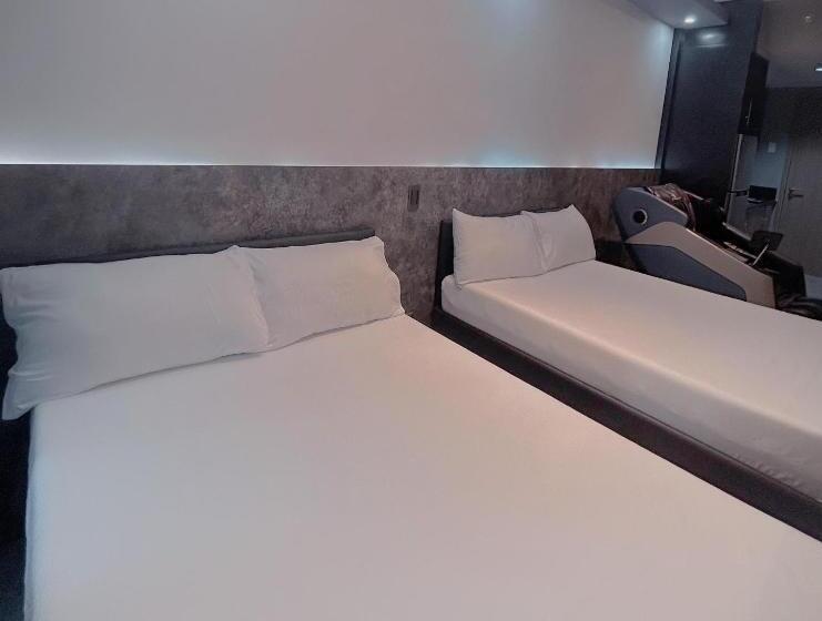 اتاق استاندارد, Mall Of Asia_pasay Condotel With Massage Chair And Ps4  Stellar Suites