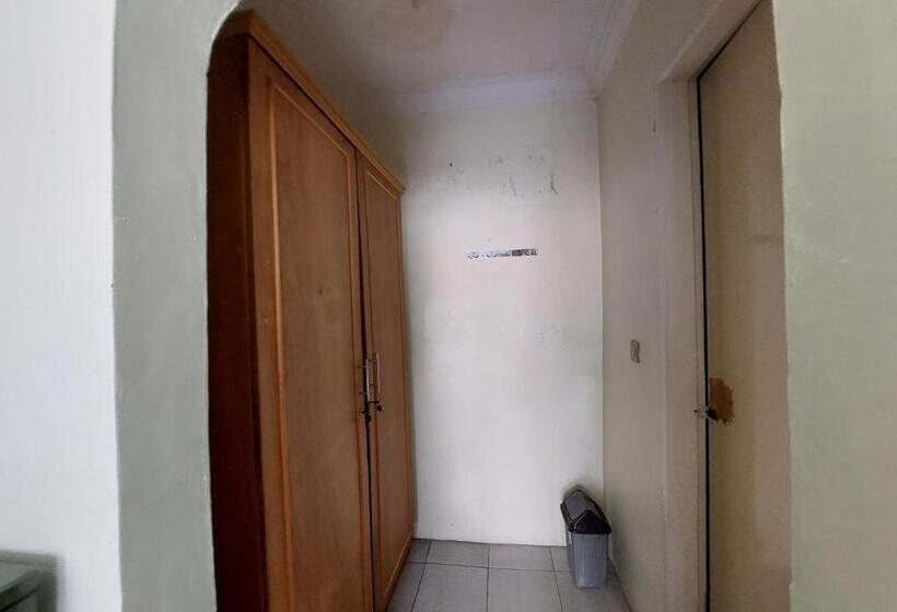 Номер Стандарт Трехместный, Grand Syariah Guest House Humanitas