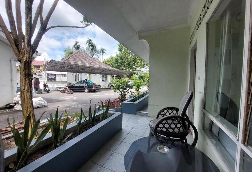 Номер Стандарт Трехместный, Grand Syariah Guest House Humanitas