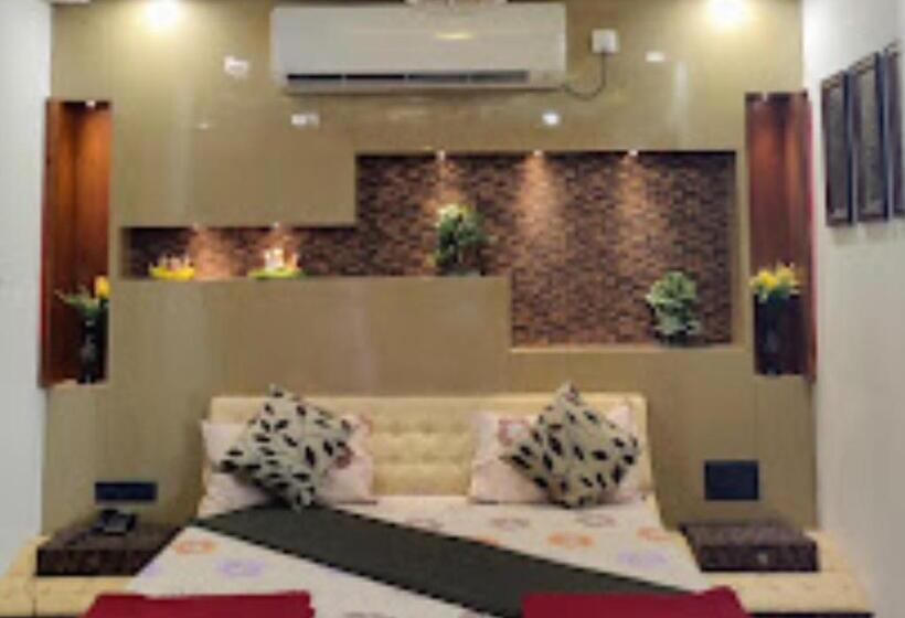 디럭스 룸, Shakti Delux Rooms Vadodara