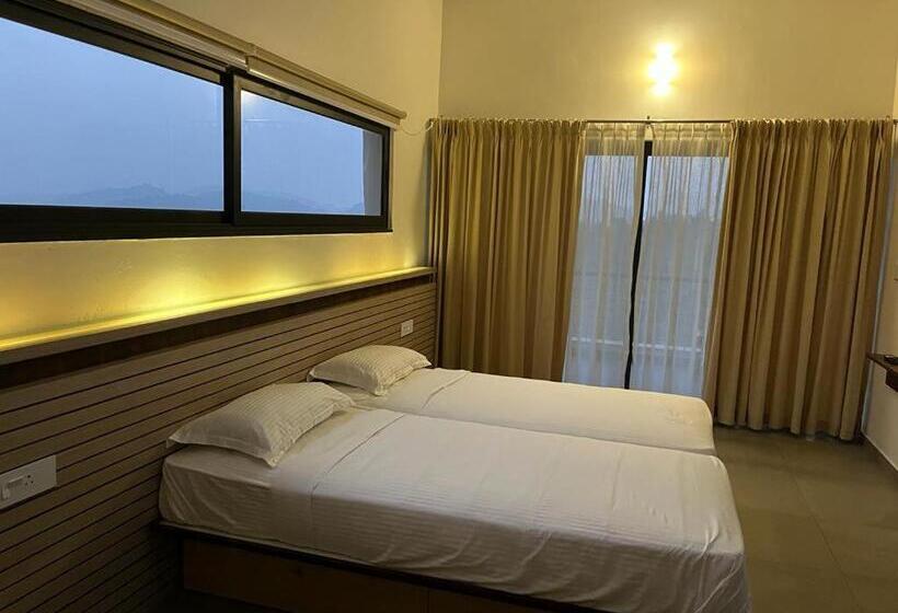 디럭스 룸, Wayanad Adventures Eco Farm Resort