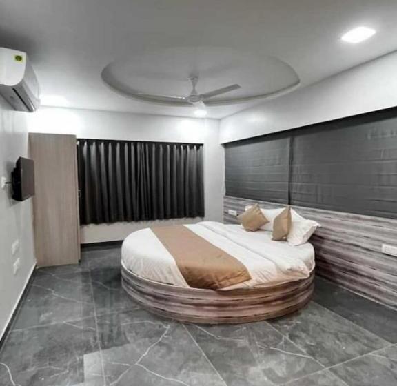 Трехместный Номер Классика, Oyo Flagship Hotel Balaji Inn