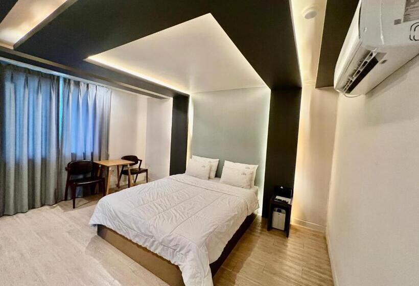 스탠다드 룸, Laon