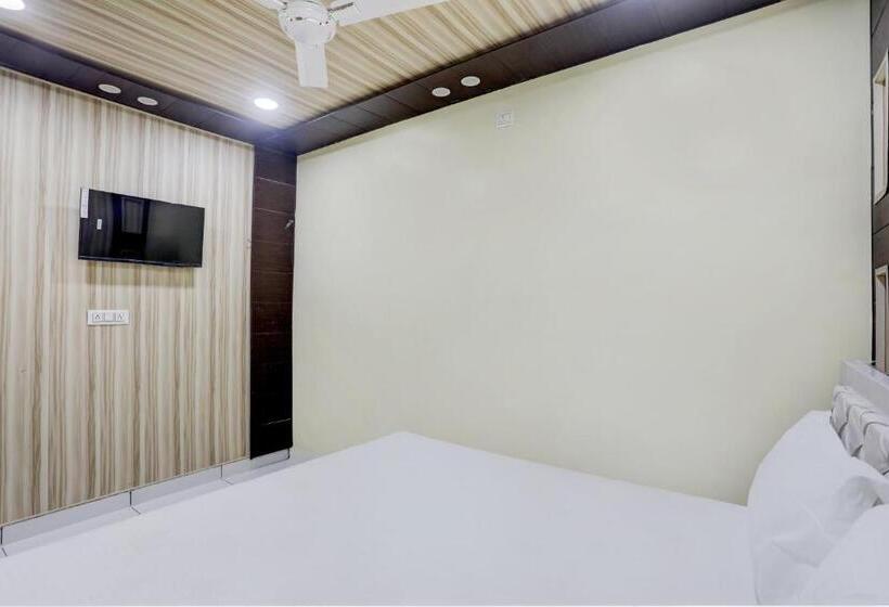 Трехместный Номер Классика, Oyo Kittu Hotel And Restaurant