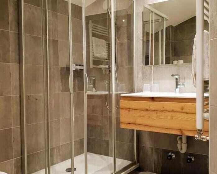 Номер Стандарт, Grieserhof