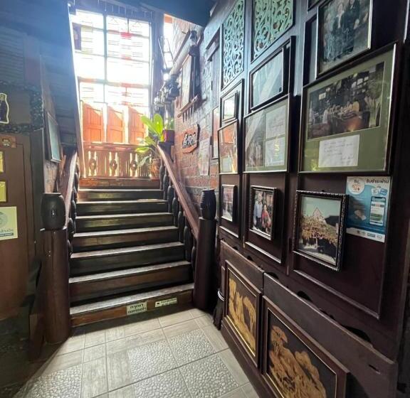 Номер Deluxe, โรงแรมจันทร์แดง
