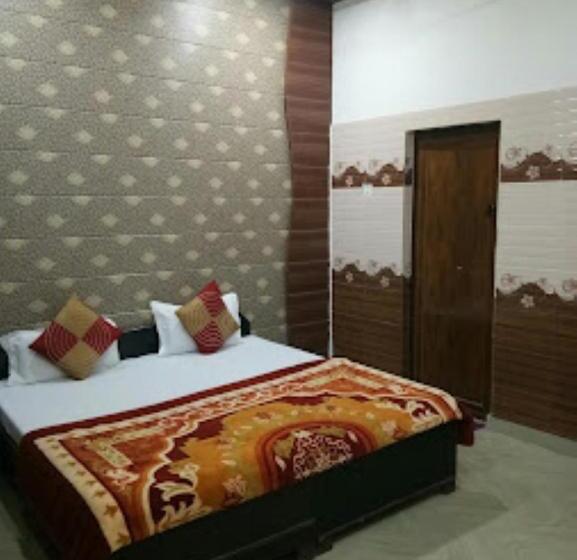 Номер Стандарт, Radha Krishna Dham Beside Iskon Gowsala,vrindavan