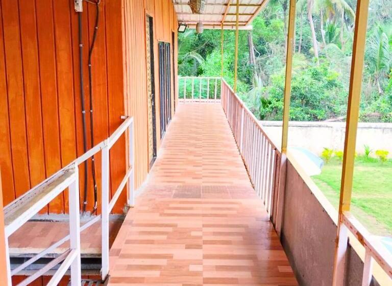 Полулюкс Вид на Бассейн, Sulochana Resort