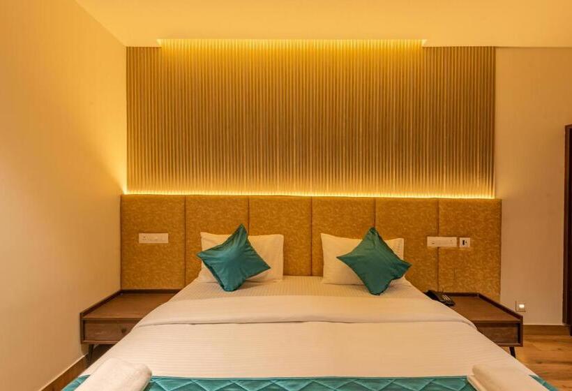 Люкс Премиум, Stay Bella Kozhikode