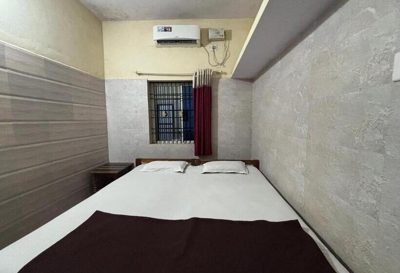 标准间, Staymaker Naik Residency