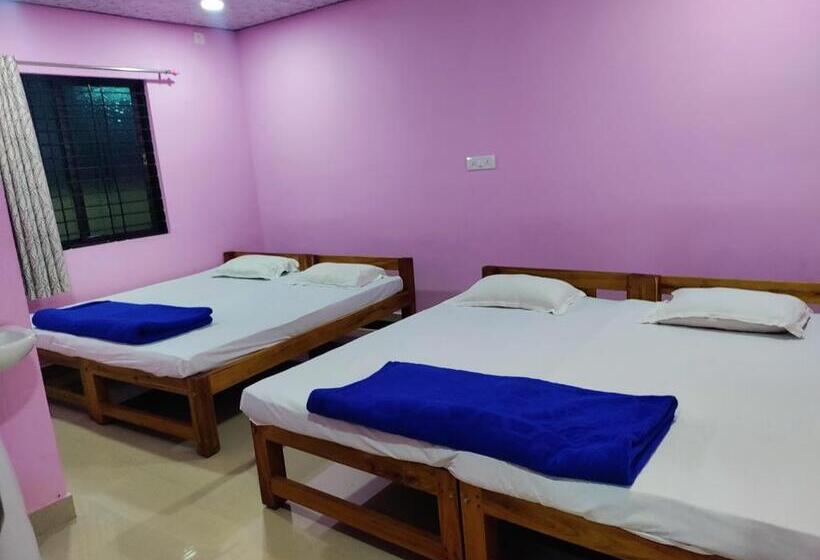 四人标准间, Staymaker Naik Residency