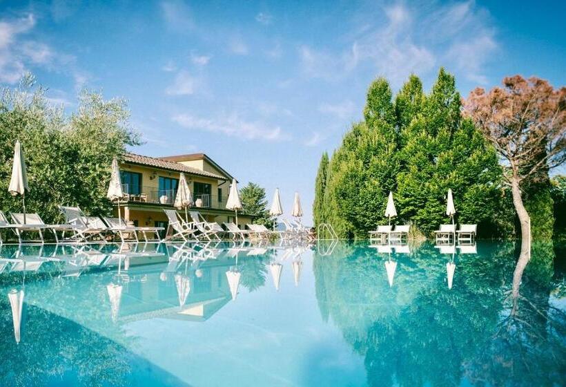 标准间, With Swimming Pool Surrounded By Greenery In San Donato Fronzano, Rooms With Air Conditioning And Br