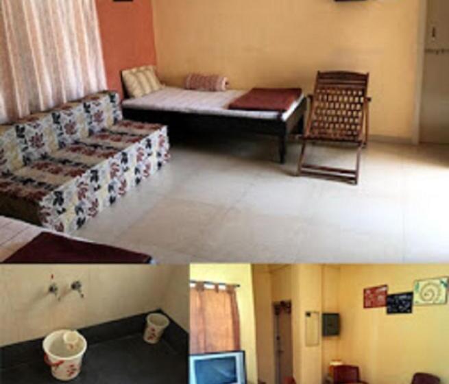 Семейный Номер, Mohiniraj Guest House, Nashik