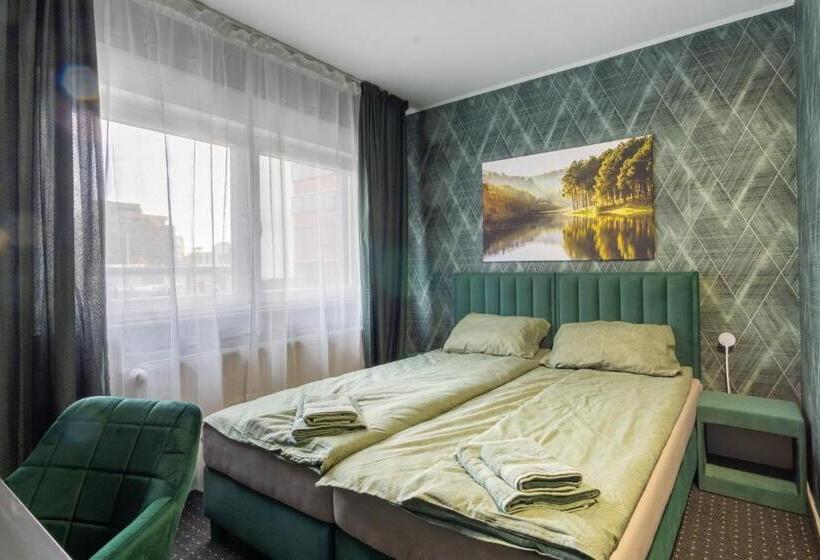 اتاق اکونومی, Bed And Breakfast 33