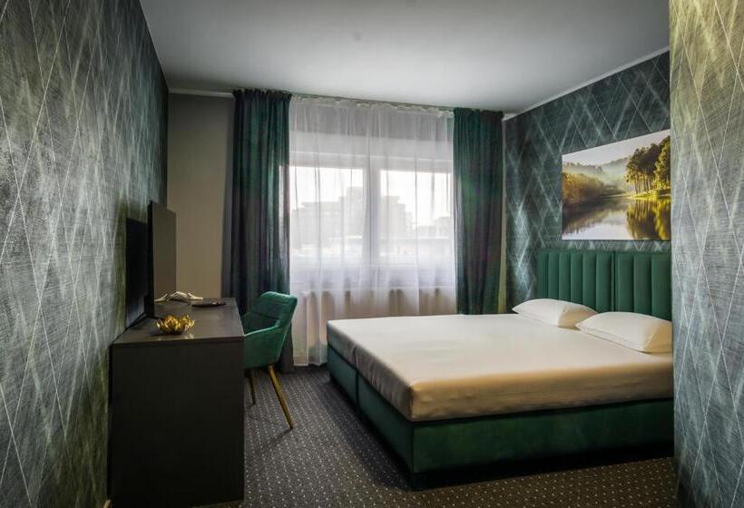 اتاق اکونومی, Bed And Breakfast 33