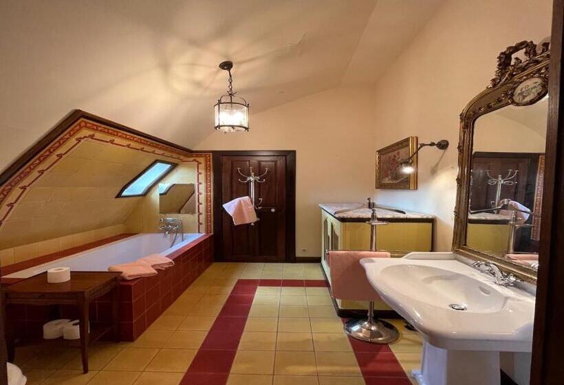 Люкс, Château La Chevalerie   24h Du Mans