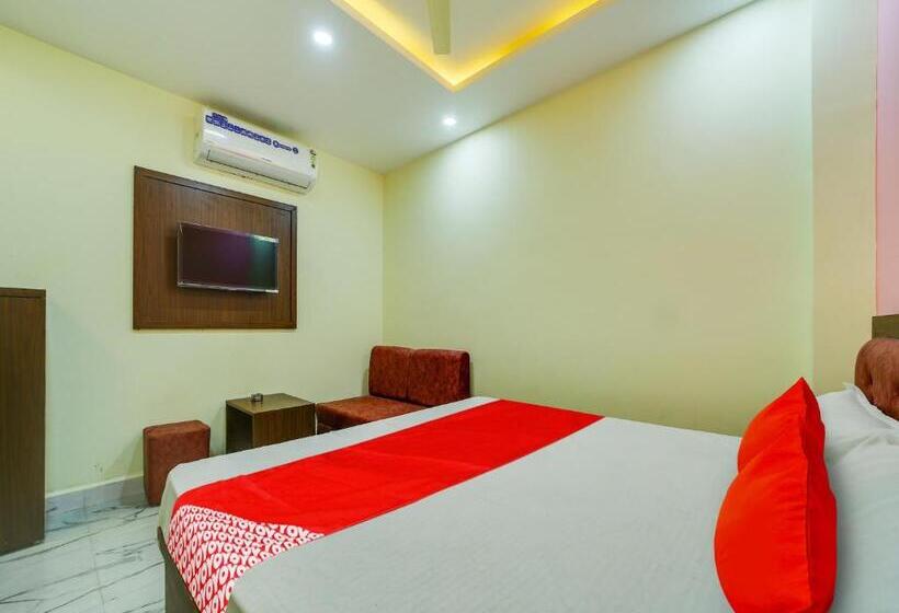 Трехместный Номер Классика, Oyo Hotel United Palace