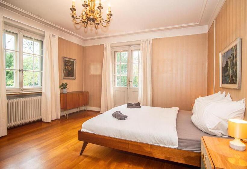 Семейный Номер Вид на Сад, Two Rooms In Beautiful Villa In The Heart Of Basel