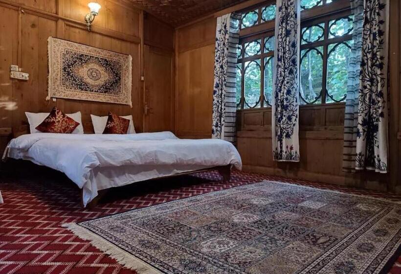 اتاق استاندارد, Floating Luxury Group Of Houseboats