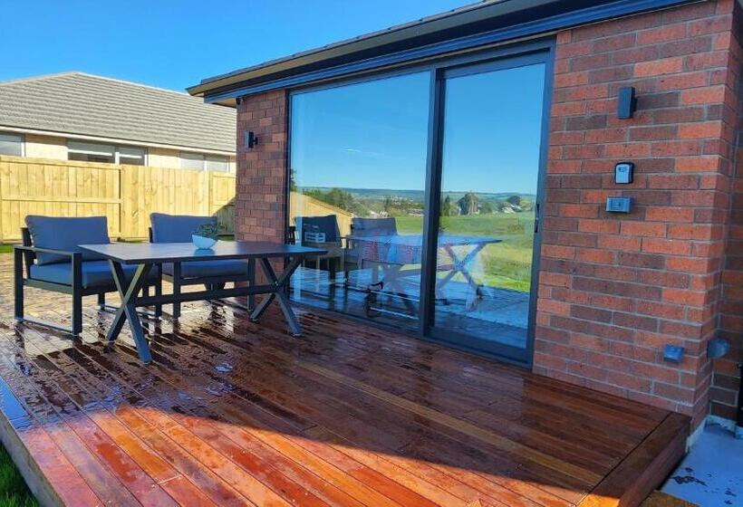 Стандартный Номер Кровать Кинг, A Stunning Retreat In Rotorua!