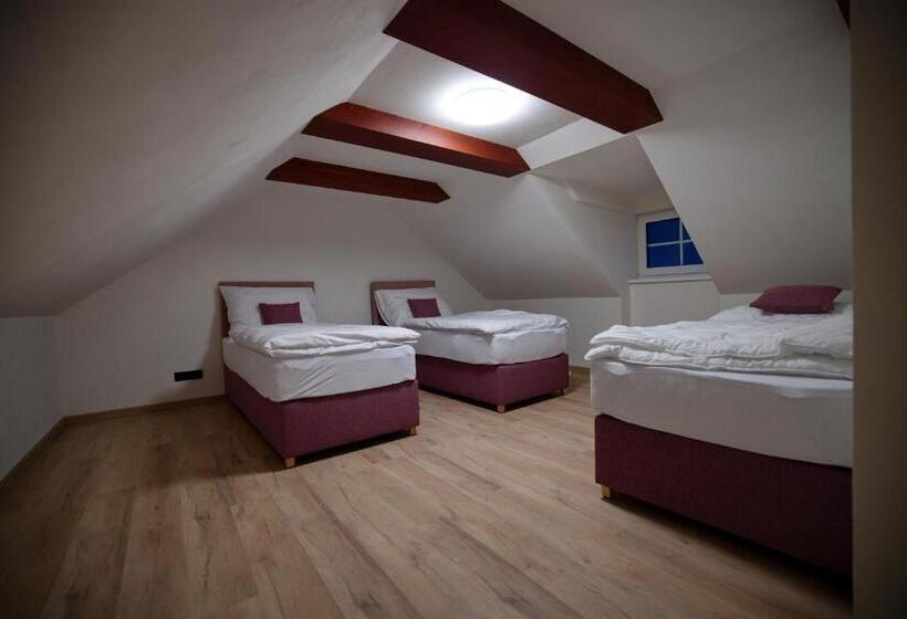 Family Suite, Penzion Pod Hazmburkem