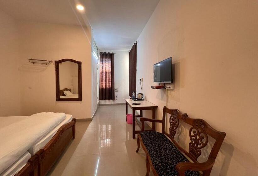 豪华房间, The Patel Stadium Hotel 1 Km From Bus Stand And 2 Km From Railway Station