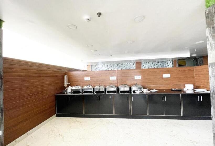 اتاق اکونومی, Tbs ! Puri All Rooms Sea View Fully Air Conditioned Hotel With Lift And Parking Facility Breakfast I