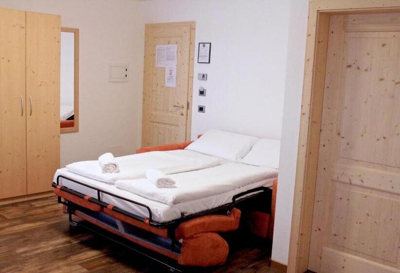 四人标准间, Ski Lodge Pampeago