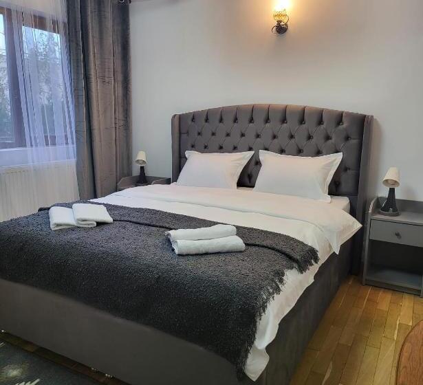 Номер Deluxe Кровать Кинг, Adac Boutique