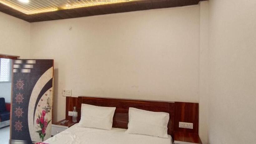 Номер Deluxe, The Ram Krishna Palace