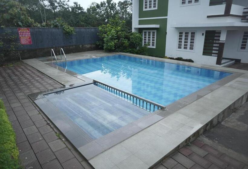Номер Стандарт, Luxe Hotel   Rooms & Villas Wayanad