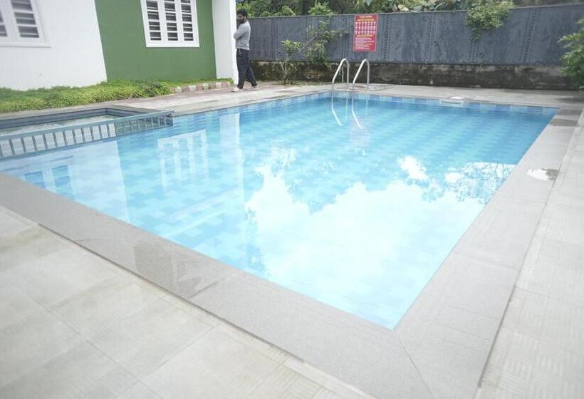 디럭스 룸, Luxe Hotel   Rooms & Villas Wayanad