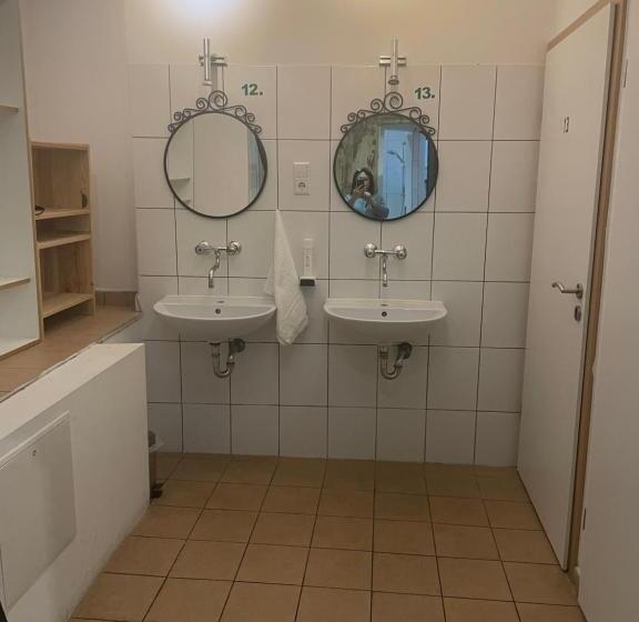スタンダードトリプルルーム, Gästezimmer An Der Stadtmauer