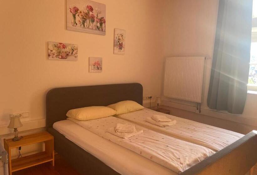 Семейный Номер Deluxe, Gästezimmer An Der Stadtmauer