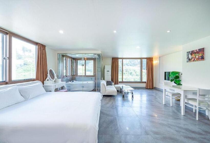 豪华房间, Die Pause Pool Villa Pension