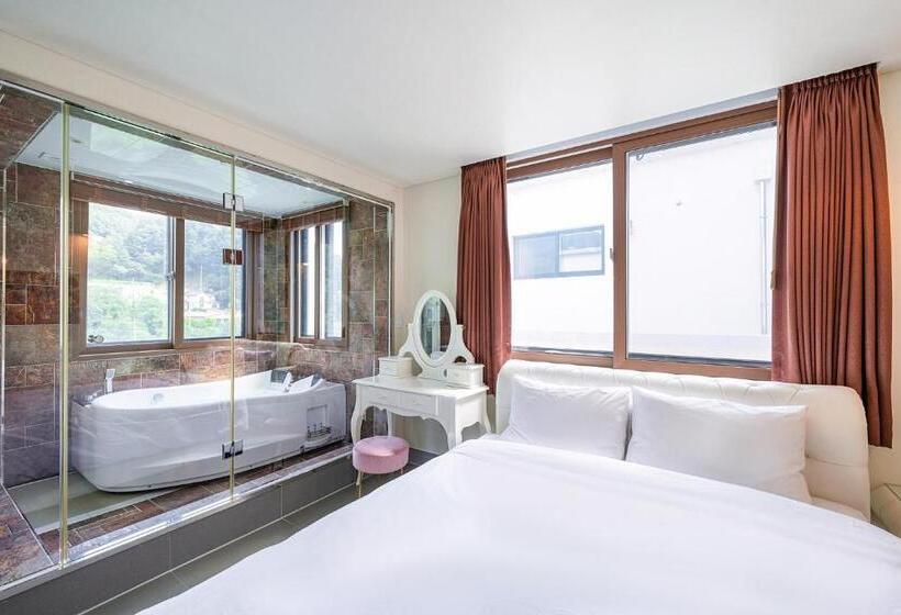 豪华房间, Die Pause Pool Villa Pension