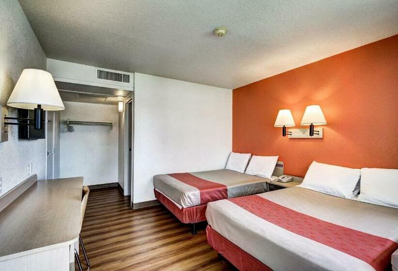 四人豪华间, Motel 6 Wells