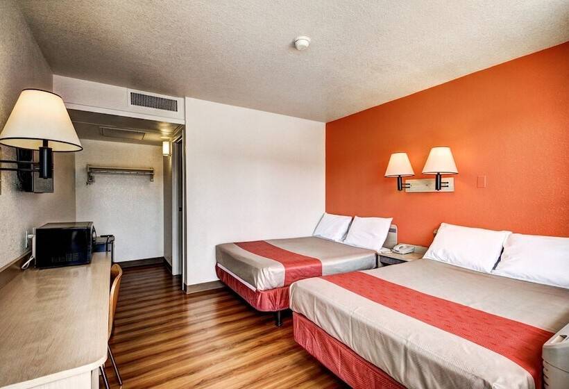 豪华房间, Motel 6 Wells