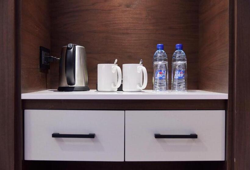 اتاق لوکس, Yogh Hospitality