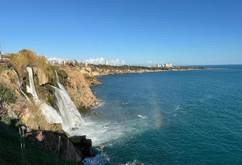 آپارتمان 2 خوابه, Real Homes Lara