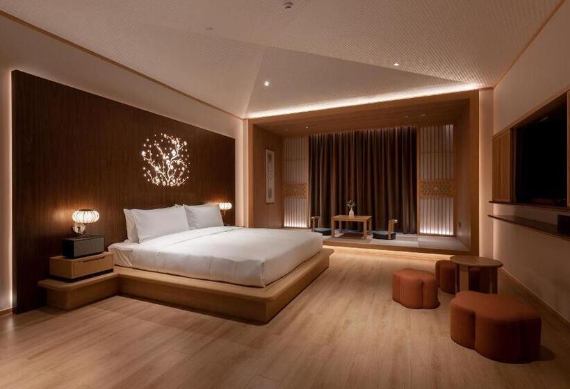 اتاق سوپریور با تخت بزرگ, Hyakumangoku Onsen