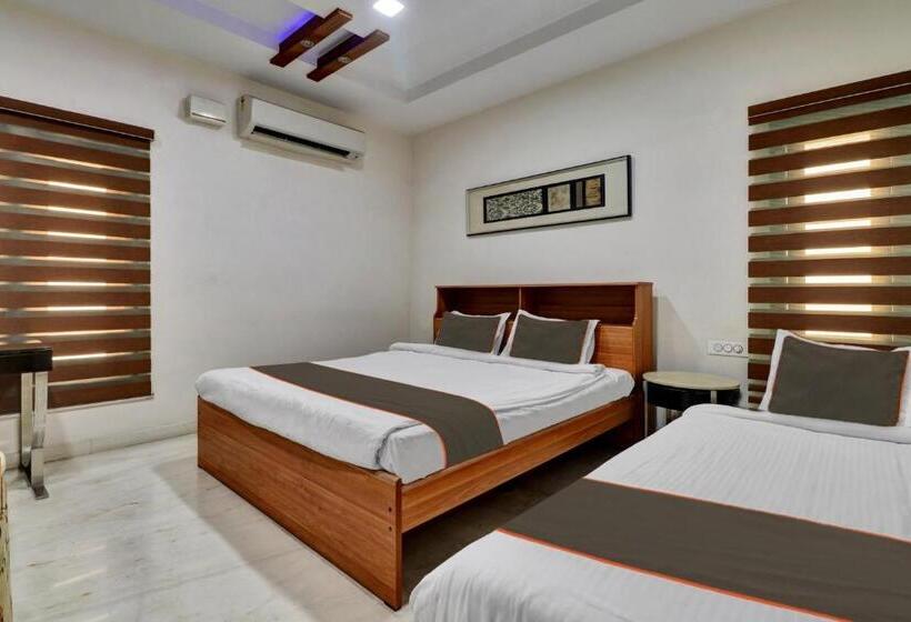 Номер Deluxe, Oyo Balaji Hill View Homestay